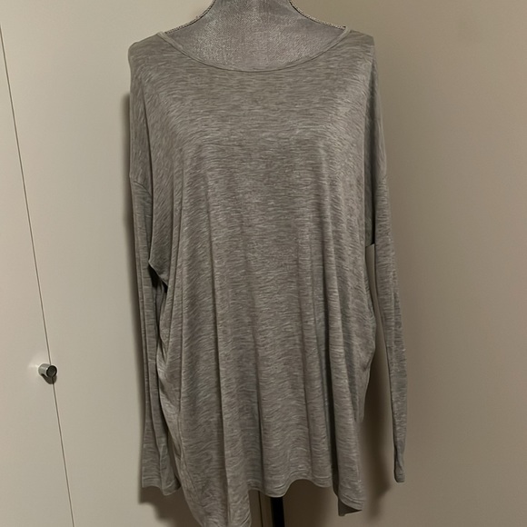 Vince oversized relaxed long sleeve Tshirt - Picture 3 of 5